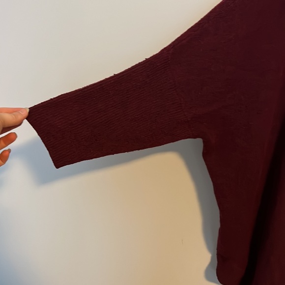 Turtle neck type sweater. Wore a few times not more than 5. Very thick and warm. - Picture 3 of 5